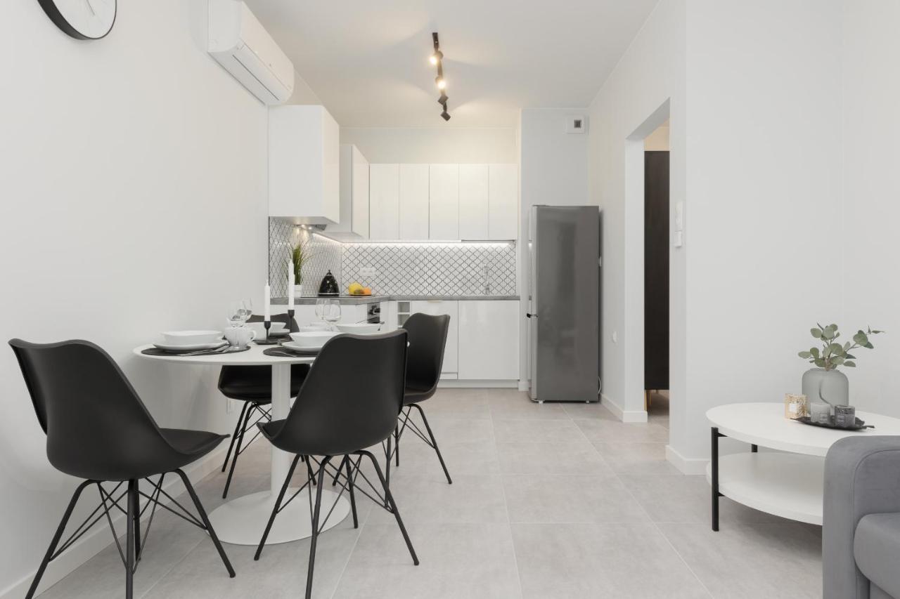 With Balcony By The Park In By Renters Prestige * Łódź
